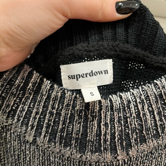 Revolve🖤Sweater - Picture 3 of 4